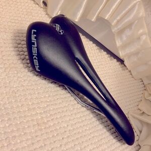 LYNSKY BIKE SADDLE